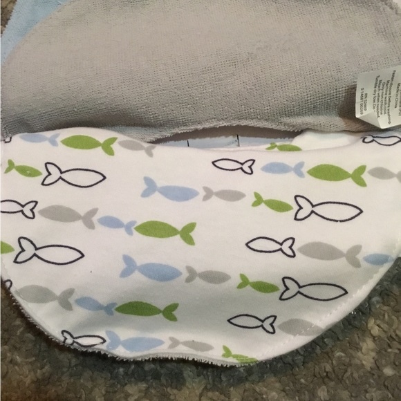 Baby boy bibs lot - Picture 8 of 10